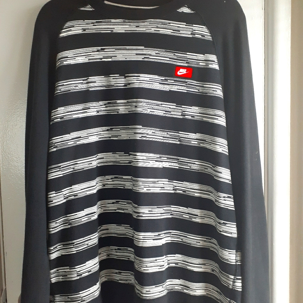 Nike Black White Striped Crew neck sweater